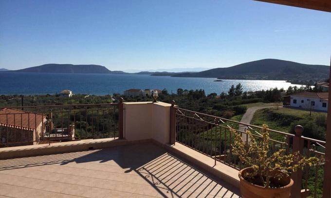 Ermionida Maison | Immaculate 3-Bed House in Ermioni
