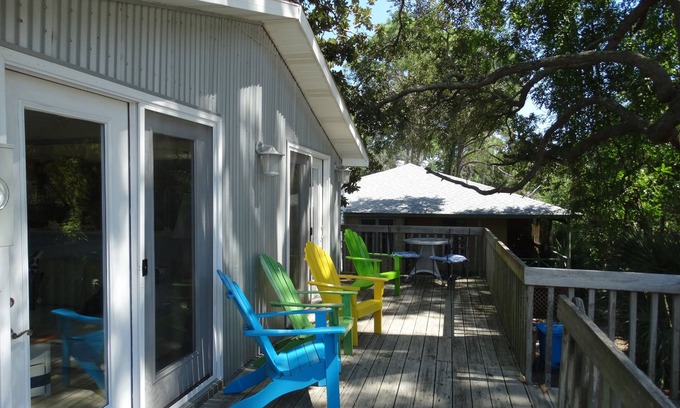 Tybee Island Maison | Maison de bains moderne et confortable 2 chambres à coucher 2 salles de bain au nord de Tybee; Valeur merveilleuse!