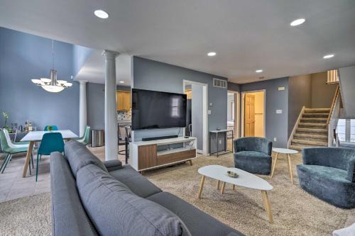 Miller Beach Maison | Immaculate Family Townhome - Walk to Beach!