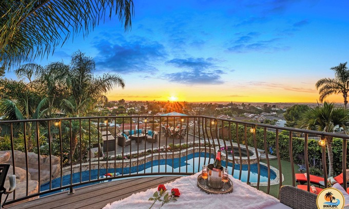 Rancho Penasquitos Maison | Immaculate Home-Pool, Waterslide & Elevated Views!