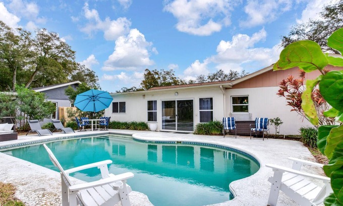Rustic Oaks Maison | Immaculate, refurbished house, specious yard and private pool in Palm Harbor