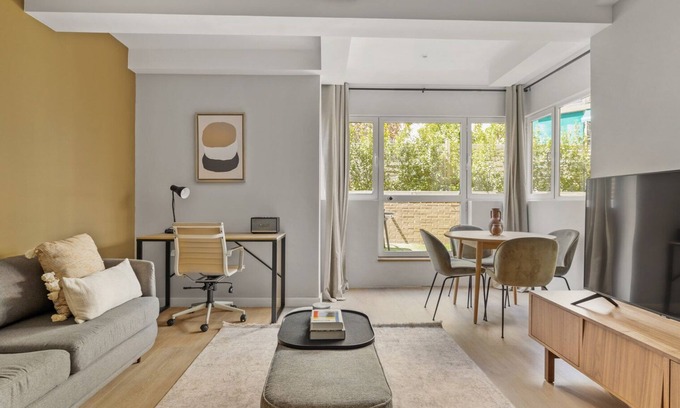 El Viso Appartement | Immpecable Chamartín 2BR w/terrace, by Blueground