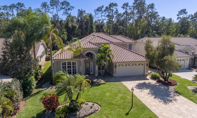 Crown Pointe Maison | Impeccable 4BR pool home in favored Crown Pointe Community
