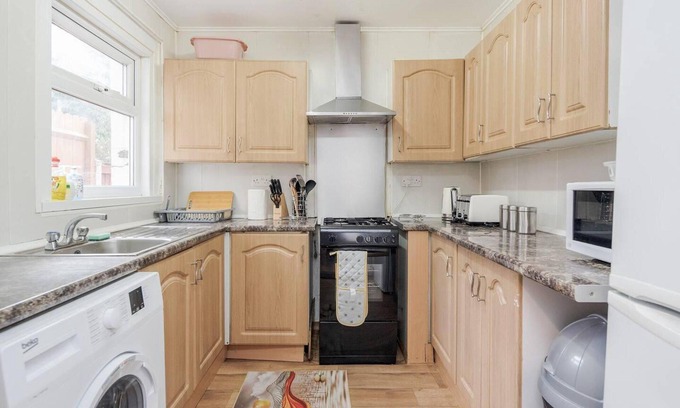Newham Maison | Impeccable and Welcoming 3-bed House in London