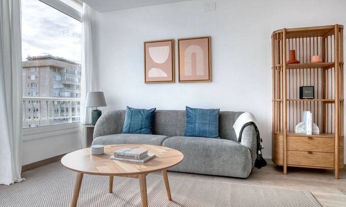 Les Corts Appartement | Impeccable Pedralbes 2BR, by Blueground