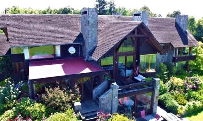 Puerto Varas Maison | Impresionante Casa con Vista al Lago y Volcanes