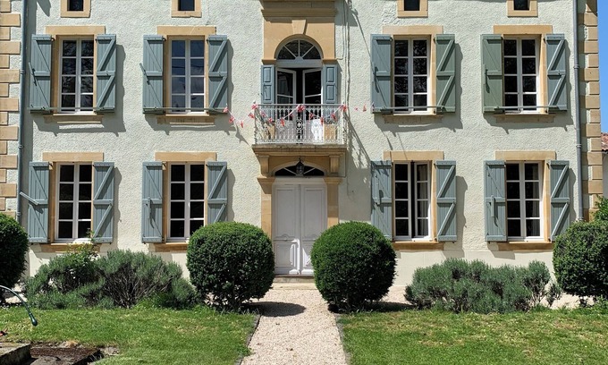 Salerm Maison | Impressive 4* country house with private heated pool and Hot Tub. Sleeps 10.