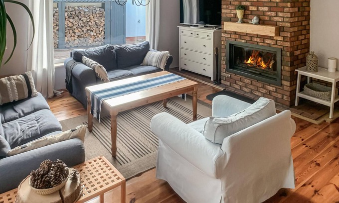 Miedzychod Maison | In a quiet location, near a lake, this beautiful vacation home welcomes you.