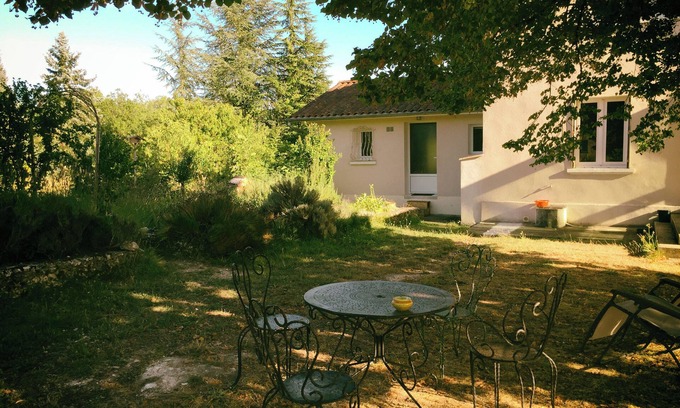 Allemans Appartement | En pleine nature au calme, Chambre de type Studio avec entrée privative.