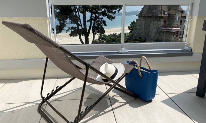 Saint-Cast-le-Guildo Appartement | Dans une résidence au calme, appartement décoré avec goût avec vue mer