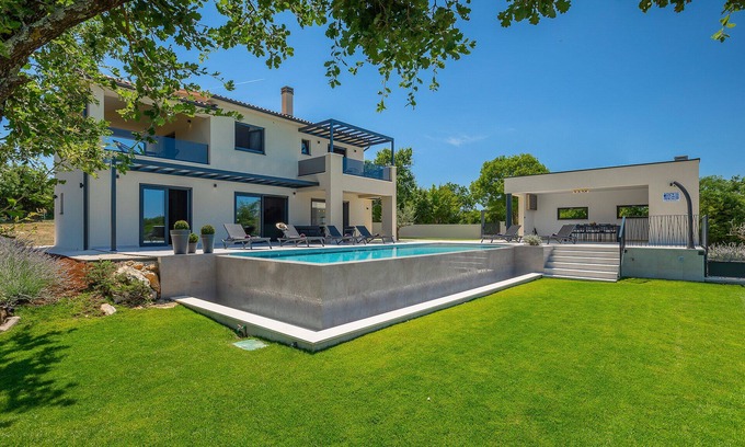 Sajini Villa | Special offer for May 2025