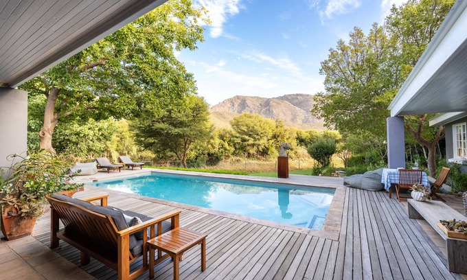 Montagu Maison | In Abundance Guest House