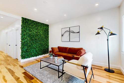 Everett Maison | In-between the Coast and the City