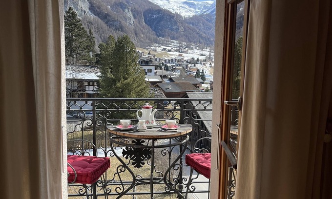 Evolene Appartement | In Evolene, sunny studio with stunning view over the mountains