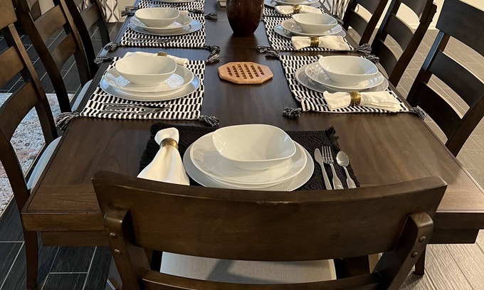 Glendale Maison | in Glendale Near stadium, entertainment & shopping