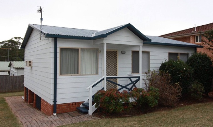 Manyana Maison | «En mode vacances», une maison de vacances de deux chambres dans la banlieue en bord de mer de Manyana pour 4 personnes.