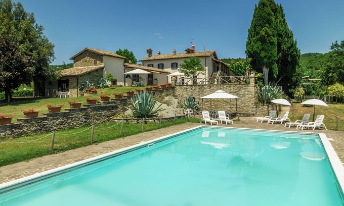Citta di Castello Appartement | "In the green heart of Umbria, cozy apartment in a farmhouse with pool."