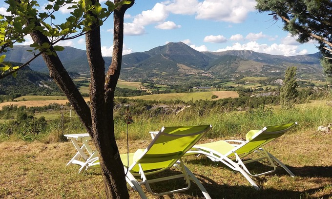 Montferrand-la-Fare Maison | Au coeur des Barronies, maison de style provencal avec jardin et terrasse.