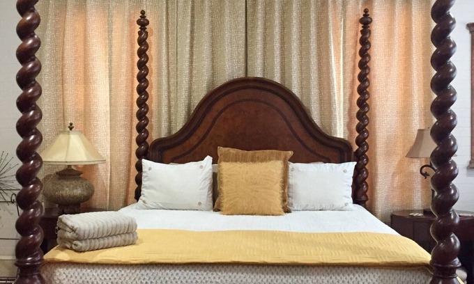 Historic Downtown Apalachicola Maison | Chambre d'hôtes Liberty avec salle de bain privée.