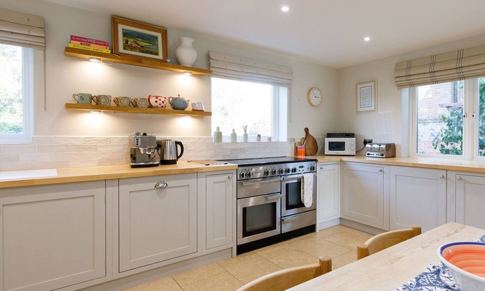 Bosham Maison | In the heart of Bosham. Check out our reviews from our other property!