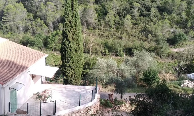 Saint-Chinian Maison | In the heart of the Saint Chinan vineyard, large gîte for 2 people