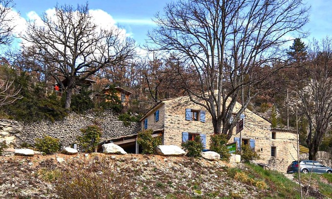 Reilhanette Maison | In the heart of the Toulourenc Valley, this welcoming and spacious vacation home with pool welcomes