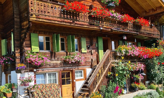 Le Sepey Chalet De Ski | In the heart of the Vaud Alps, authentic Chalet des Ormonts dating from 1767