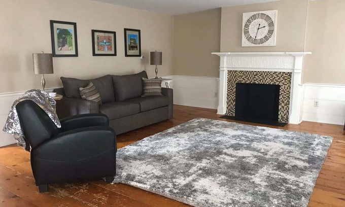 Sackets Harbor Maison | In the Heart of Historic Sackets Habor, NY