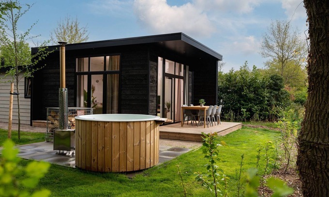 Zuna Cabine | In the Wellness Boutique you will enjoy a unique wellness experience with a view of the Twente countryside!