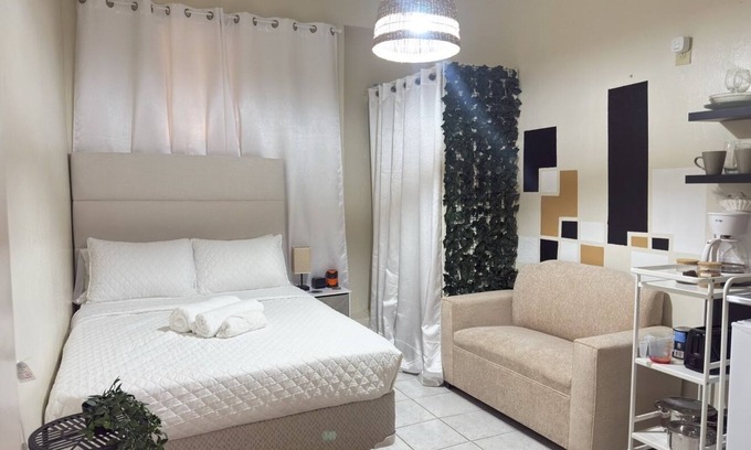 Yauco Pueblo Appartement | In town Studio Apartment /In historical area Pets-Friendly