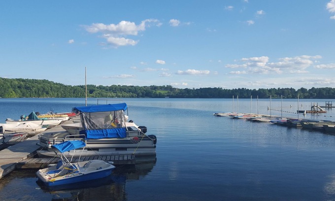 Lakeville Appartement | En ville, marchez vers tout. Près du lac, des écoles Hotchkiss, IMS et Salisbury