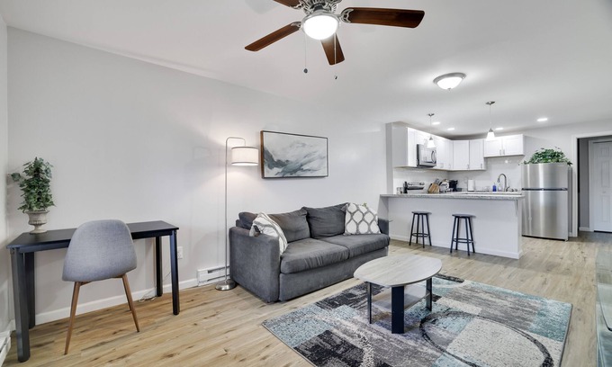 Wilkes-Barre Appartement | In Unit W&D Free Parking Fast Wifi 5 Min Downtown