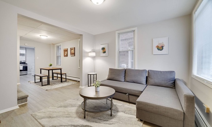 Wilkes-Barre Appartement | In Unit W&D Free Parking Fast Wifi 5 Min Downtown