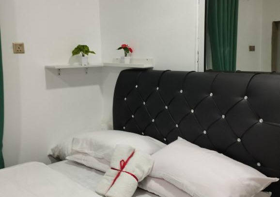 Kota Bharu Maison | Inap Idaman 6 Queen Bed Near HUSM