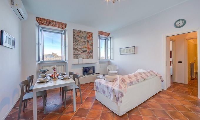 Arona Appartement | Incanto Sul Lago Pied Dans L' Eau, Arona, Italy
