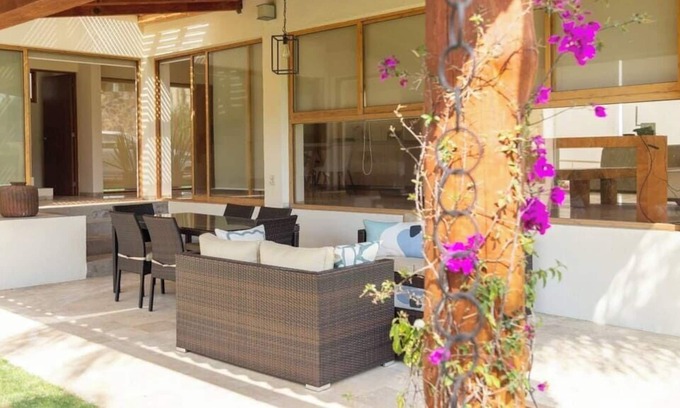 Centro Maison | Increíble Propiedad con Inmenso Jardín y Alberca!