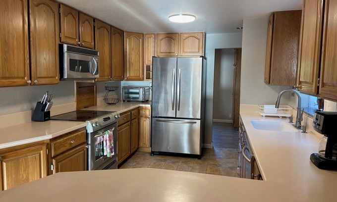 Des Moines Maison | Incredible Puget Sound 4 Bedroom home w Hot Tub