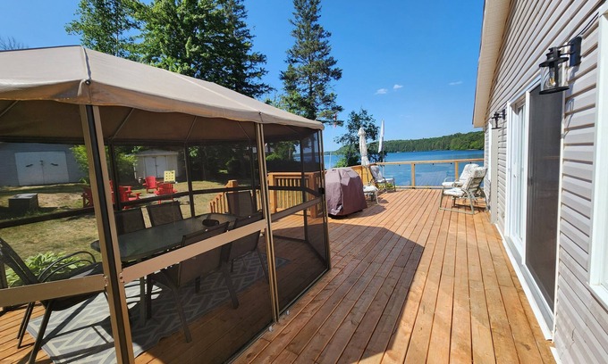 Cayamant Chalet De Ski | Incredible view of the lake everywhere with sandy beach!