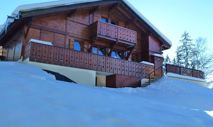 Les Carroz-d'Araches Chalet De Ski | Chalet indépendant sur 2 niveaux avec Parking et WIFI classé 3 Etoiles