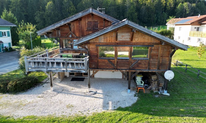 Saint-Point-Lac Chalet De Ski | Chalet indépendant 4 chambres, 8 personnes, 10 ares terrain