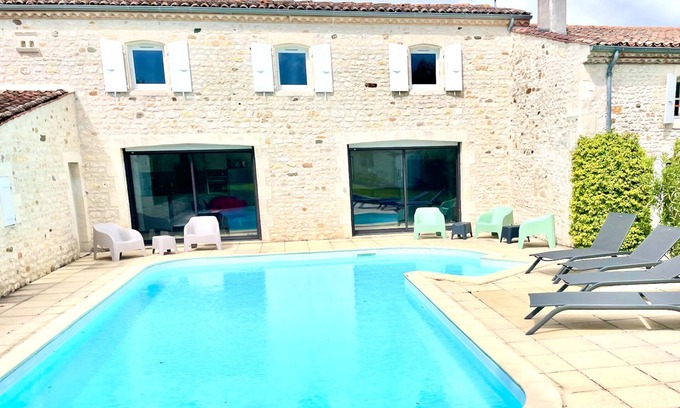 Mornac-sur-Seudre Maison | Maison, jardin, piscine,10mn des plages, village médiéval, 5*