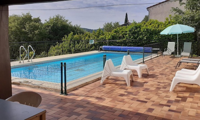 Chauzon Maison | Gîte indépendant calme avec piscine chauffée en sud Ardèche pour 6/7 personnes