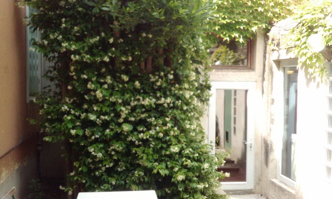 Les Angles Maison | Chambre indépendante avec sa salle de bain privée, dans un jardin près d'Avignon