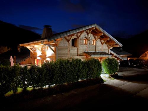 Les Contamines-Montjoie Chalet De Ski | Individual chalet for up to 12 people maximum