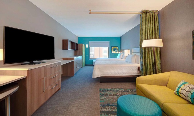 Downtown Tucson Hôtel | Indulge in Home Like Comfort! Pool, Kitchen, Free Breakfast, Pets Allowed!