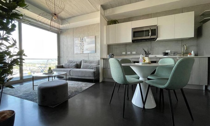 Rohrmoser Maison | Industrial 2BR perfect location w/AC + sunset view