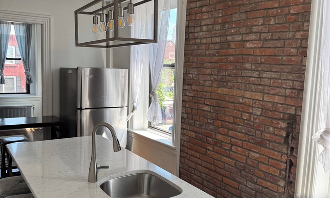 Danville Appartement | Industrial Chic on Mill Street