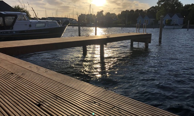 Stavoren Maison | Luxurious holiday home on private water with jetty and swimming ladder