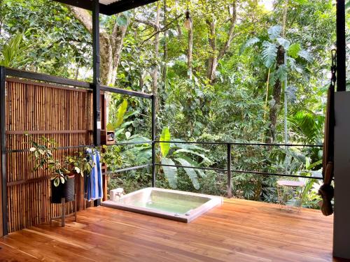 Uvita Appartement | Industrial Studio with private Jacuzzi