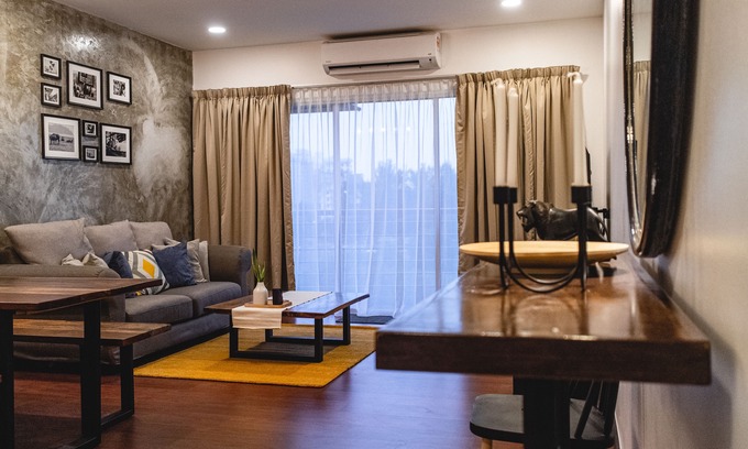 Si Rusa Copropriété | Appartement de style industriel pour 5